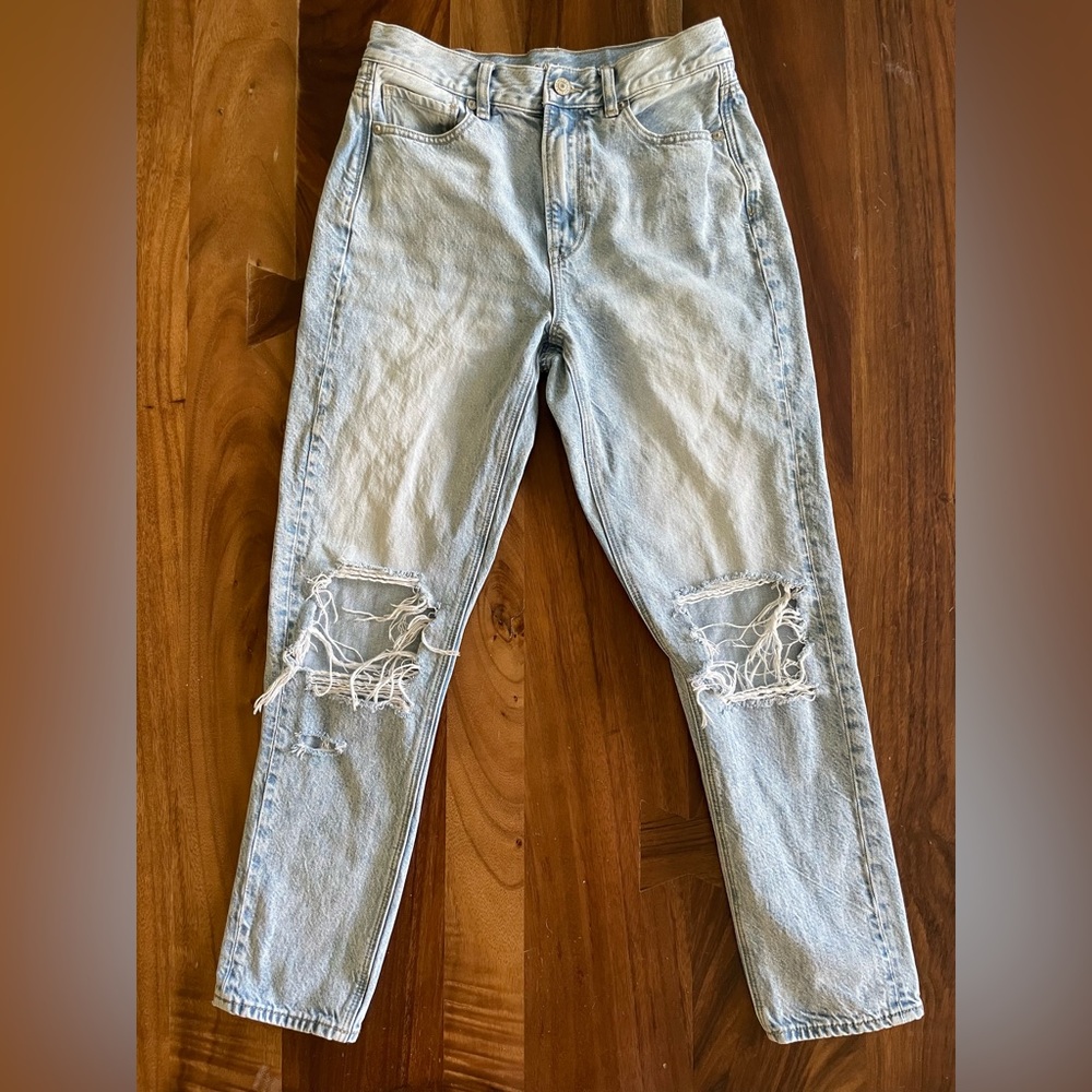 American Eagle distressed mom jeans size 4 regular